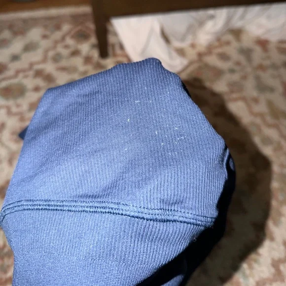 ALO WORKOUT SET - Picture 10 of 10